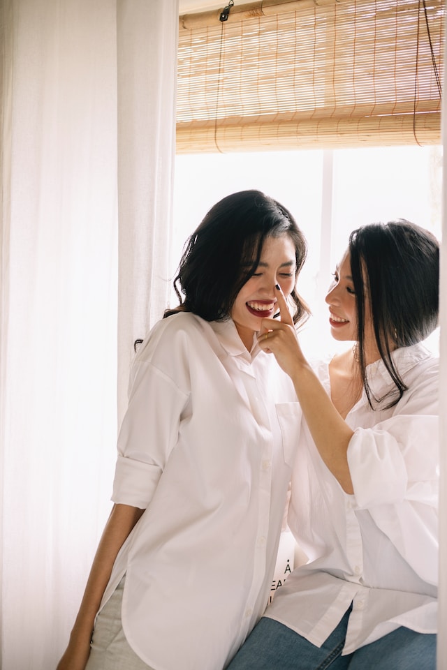 女装姿からメイクオフ